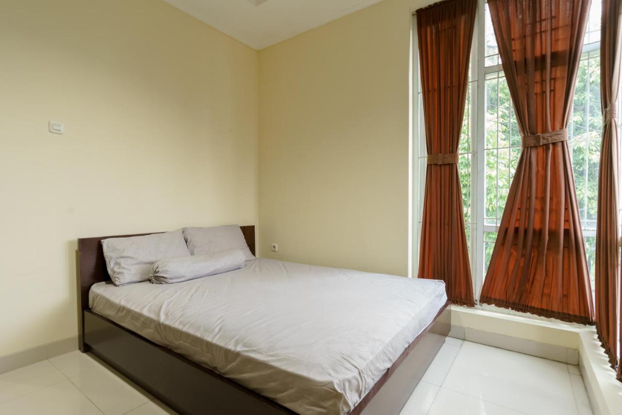Dago Suites Syariah Cikarang Mitra Reddoorz Bekasi Kültér fotó