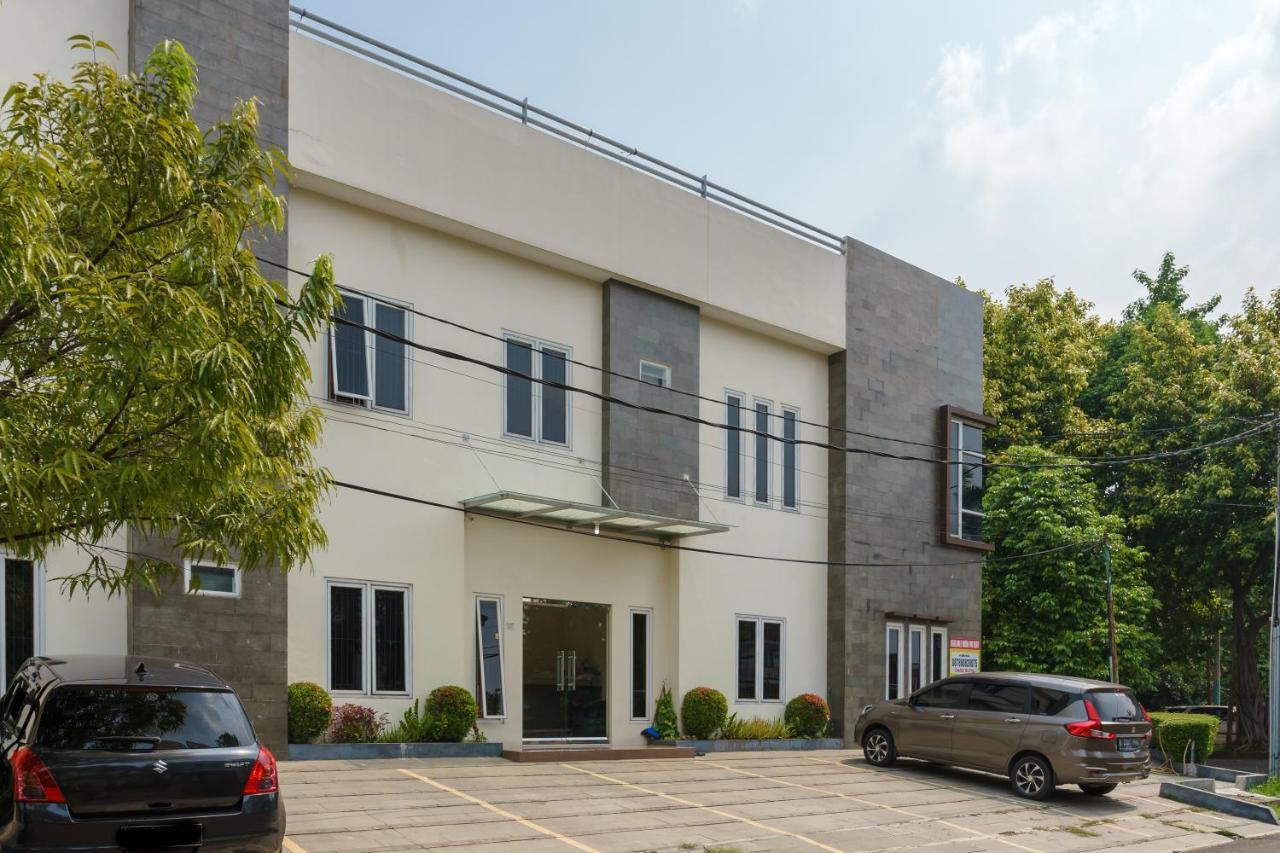 Dago Suites Syariah Cikarang Mitra Reddoorz Bekasi Kültér fotó