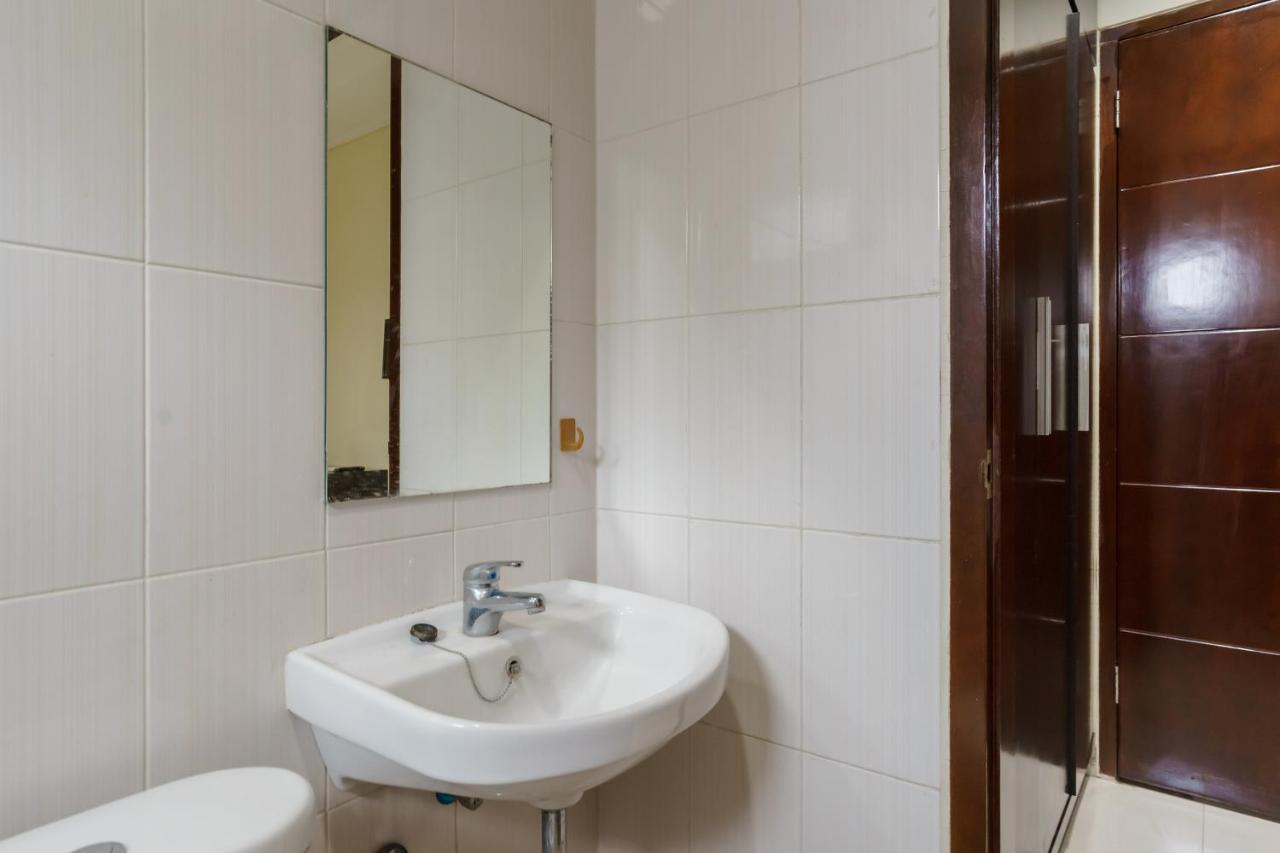 Dago Suites Syariah Cikarang Mitra Reddoorz Bekasi Kültér fotó